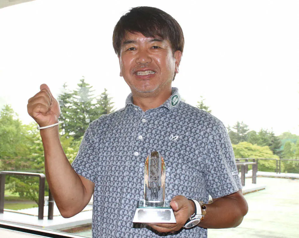 【画像・写真】吉田が初優勝「驚いています」、シニアは戸澤制す「大きなミスなかった」