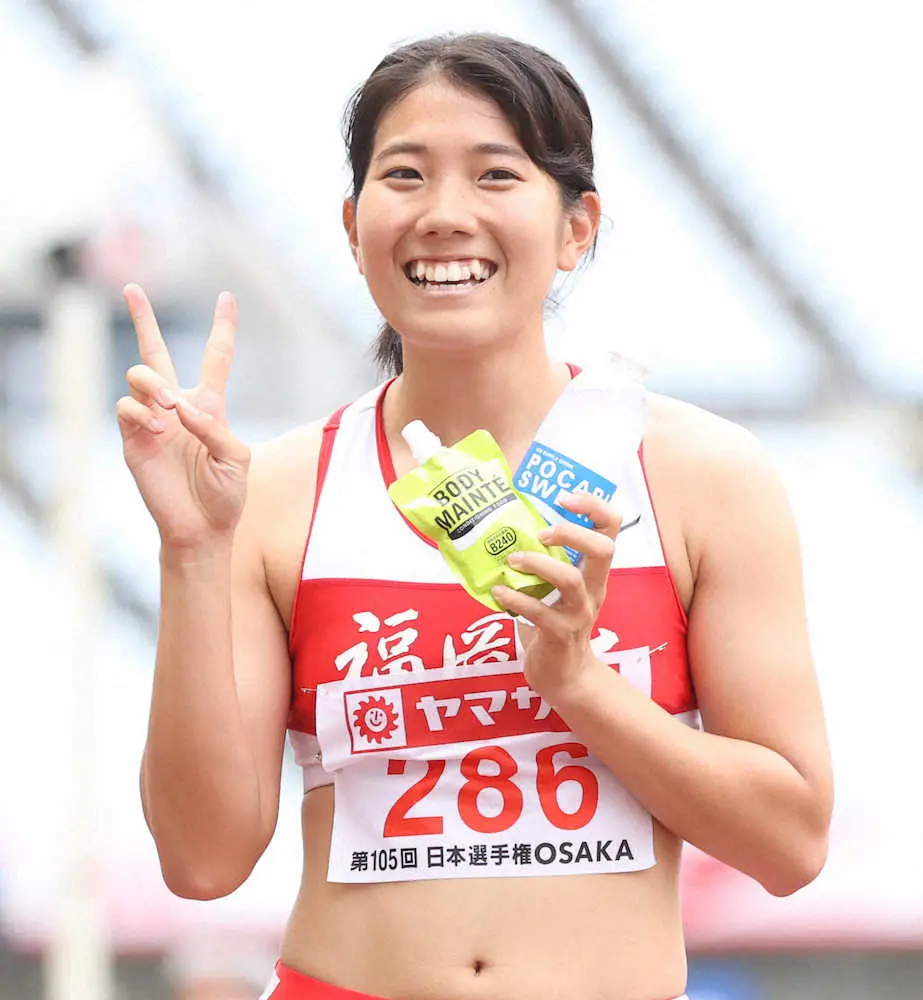 ＜陸上日本選手権＞女子200メートル決勝　100メートルとの2冠を達成し、笑顔の児玉芽生（撮影・北條　貴史）
