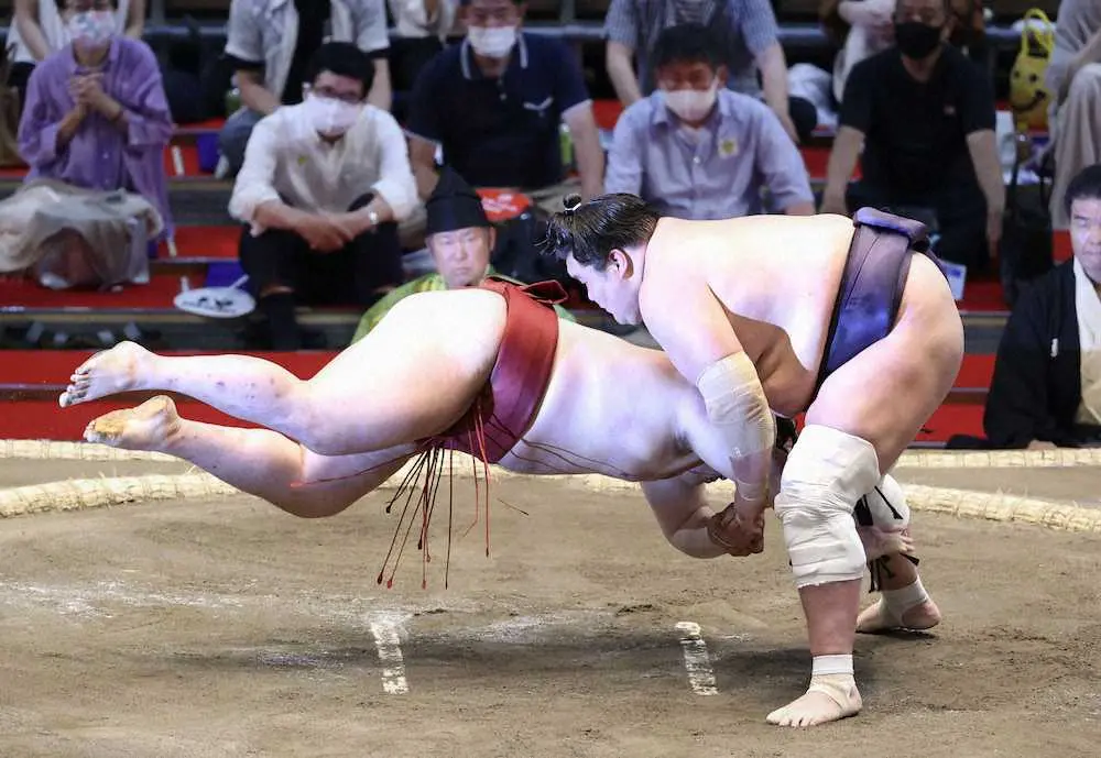 【画像・写真】照ノ富士「場所で出るとは…」52秒の長期戦を“妙技”で制し3連勝