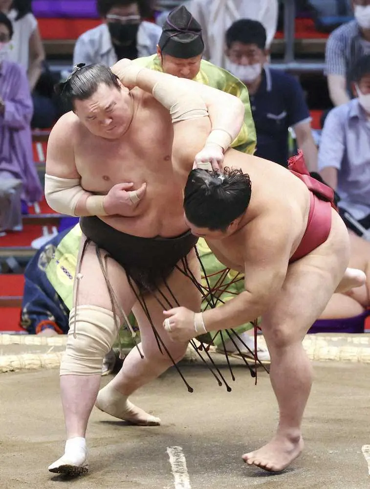 【画像・写真】白鵬3連勝　スピードで大栄翔圧倒　弟弟子・炎鵬、北青鵬から刺激