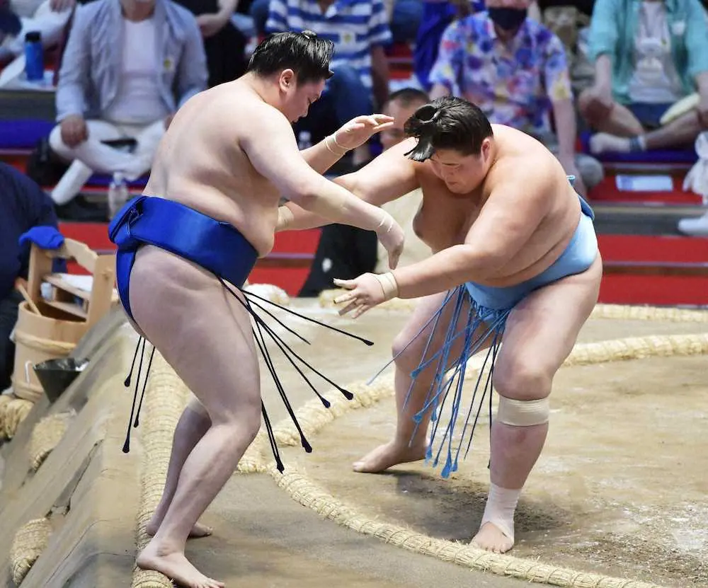 【画像・写真】琴ノ若　平幕勝ち越し1号！一山本との2敗対決制し全勝横綱、大関を追走