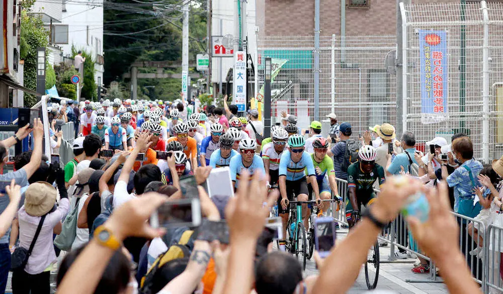 【画像・写真】自転車　新城が35位「たくさんの応援が力になった。こんなに日の丸を見たレースはない」
