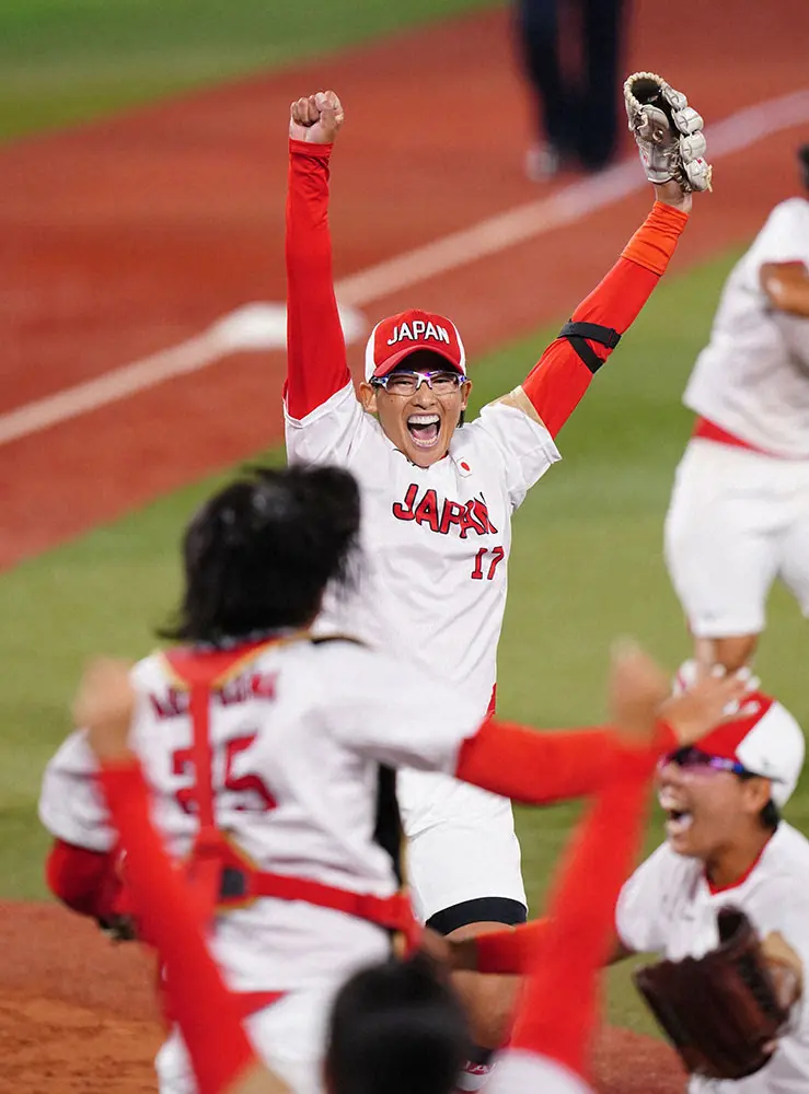 【画像・写真】ソフト金メダル！　レジェンド・上野が先発&胴上げ投手で“13年越し”の五輪連覇！