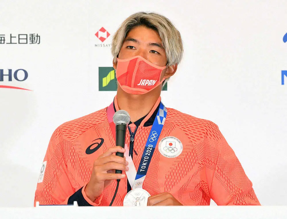 【画像・写真】サーフィン男子・カノアが闘志「パリ五輪早くやりたい」、銀メダルから一夜
