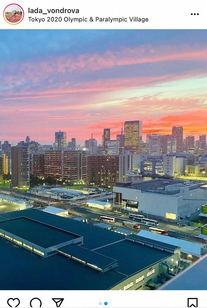 【画像・写真】陸上チェコ代表　選手村から幻想的な夕焼け写真公開　「東京の夕日」に大感激