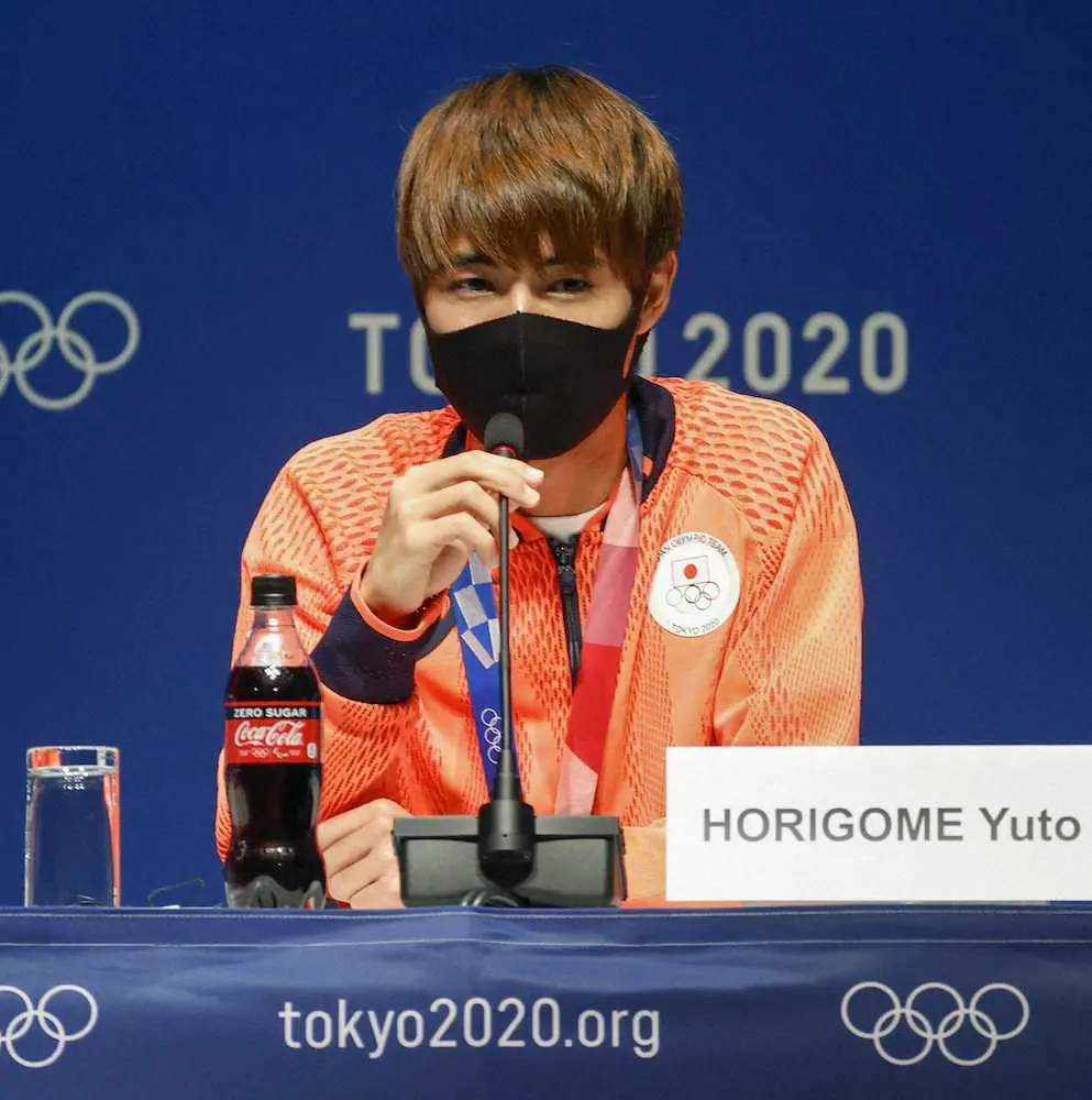 IOCの定例記者会見で話す、スケートボード男子ストリートで金メダルを獲得した堀米雄斗