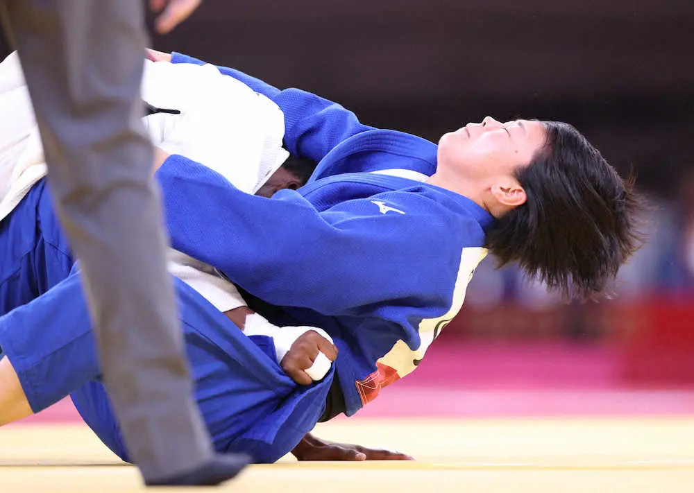 柔道女子78ロ級決勝で得意の寝技に持ち込み一本勝ちで金メダルを獲得した浜田尚里（撮影・北條　貴史）