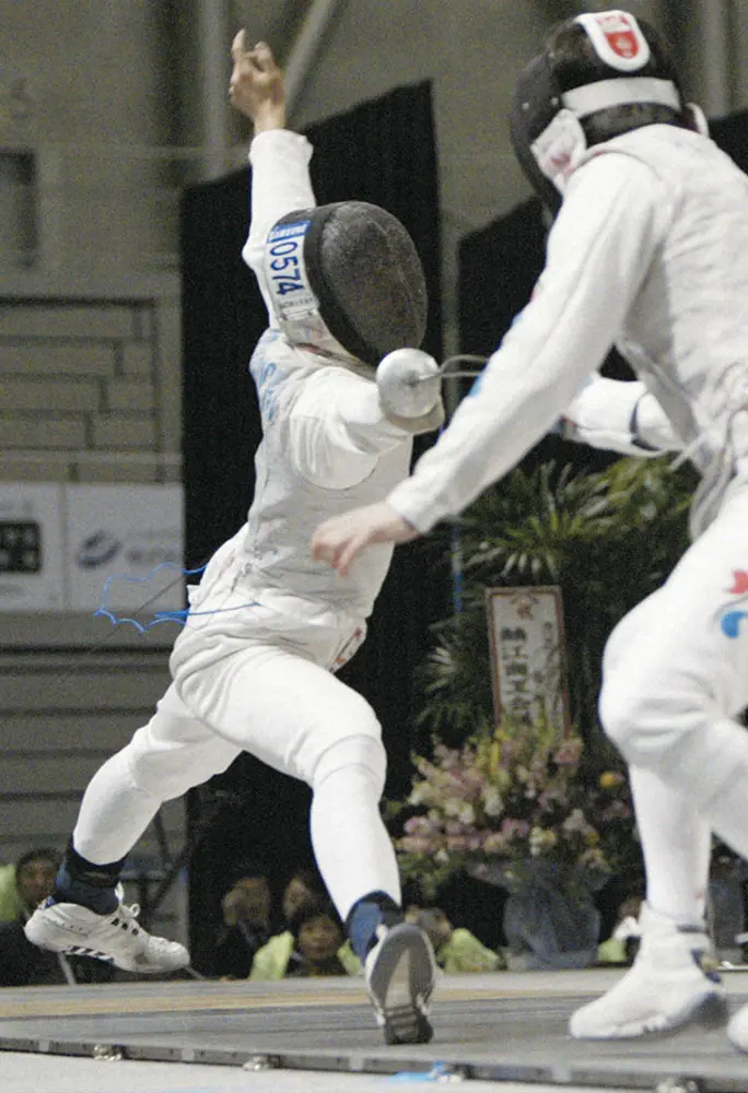 【画像・写真】フェンシング決勝　山口徹氏の解説が話題に「座っているんですけど立ちくらみが…」