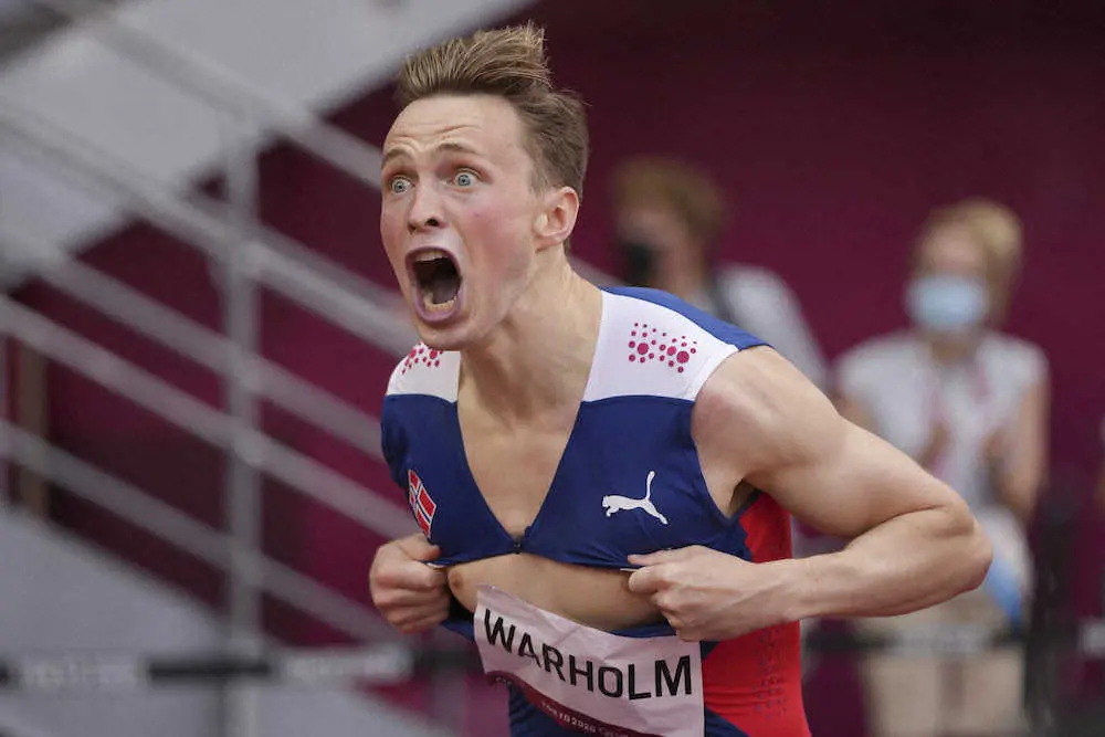 ４００メートル障害で驚異的な世界新記録で優勝したワ―ホルム（AP）