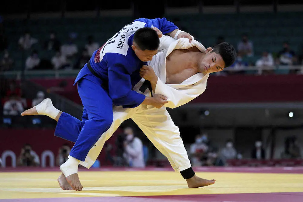 【画像・写真】準決勝でモンゴル選手を破った男子73キロ級の大野将平（右）　（AP）