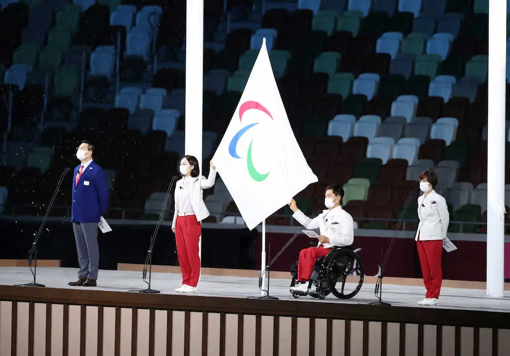 【画像・写真】国枝「勇気と覚悟を持つ」1年延期、無観客、自国開催、主将――パラ開会式で宣誓