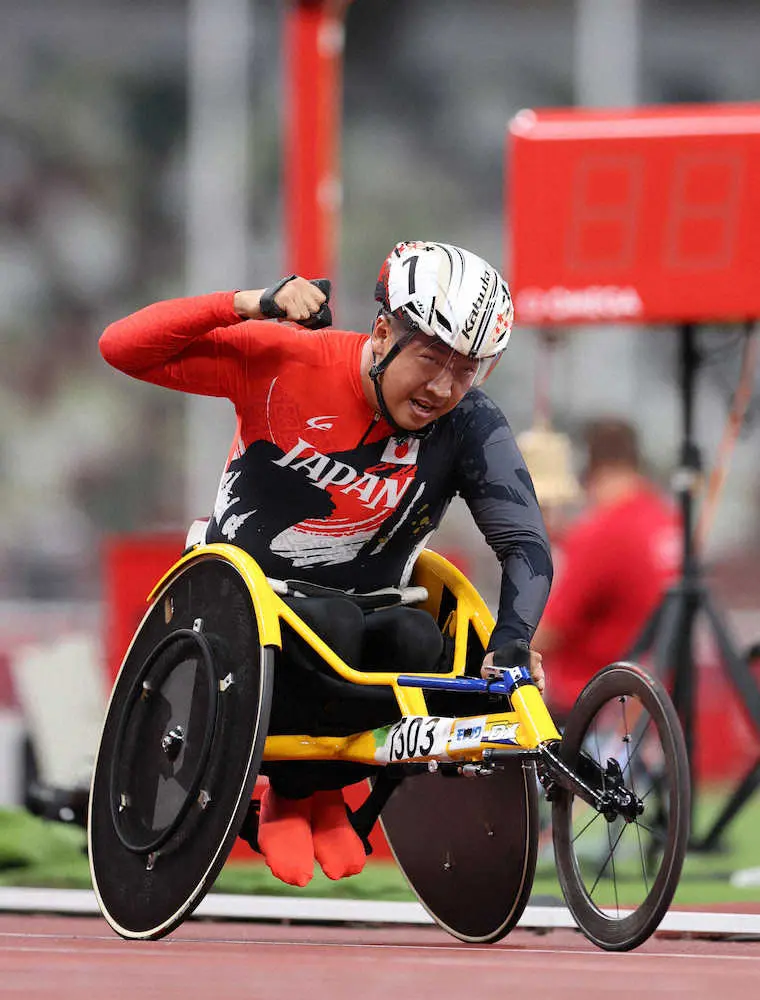 【画像・写真】パラ陸上・佐藤友祈が男子1500メートルで金メダルも「悔しい」　400メートルとの2冠　上与那原は銅