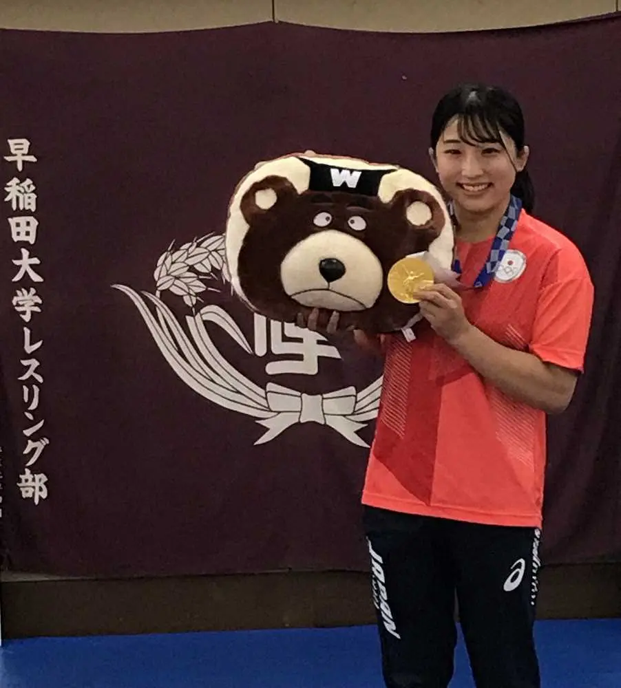 【画像・写真】レスリング須崎優衣、五輪金の次は卒論「急ピッチで頑張らないと」