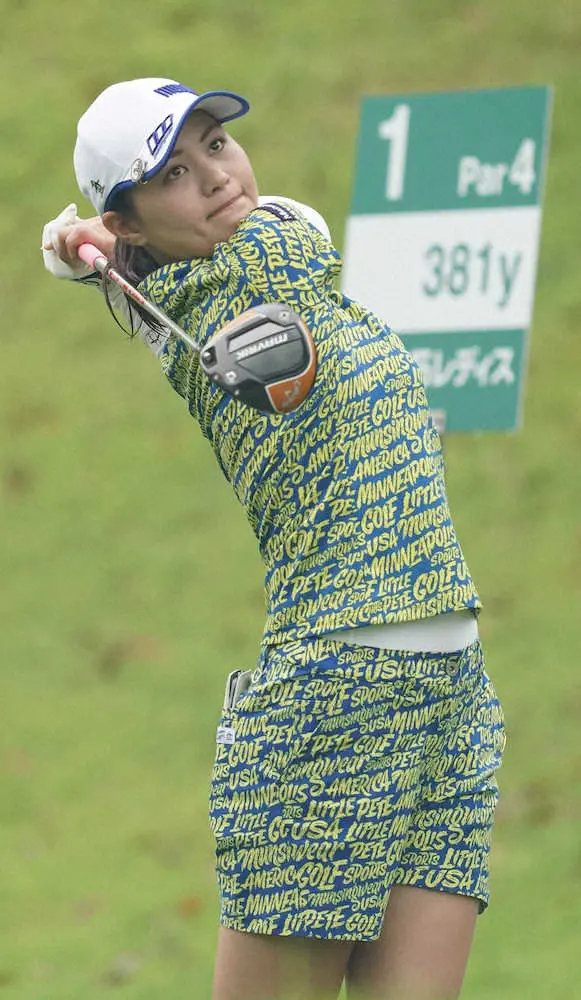 【画像・写真】“黄金世代”比菜が7バーディーで暫定首位　復活Vへ目標は「楽しく、リズム良く、プレー」