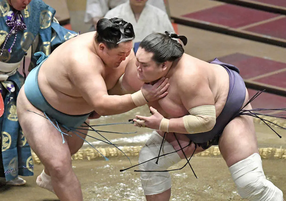 【画像・写真】新横綱・照ノ富士が全勝ターン！15日制では史上6人目　玉鷲を寄り切り単独首位守る