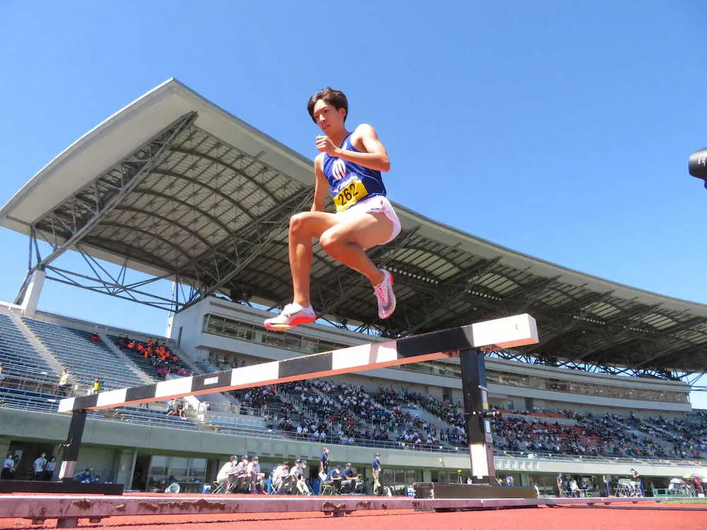 男子3000メートル障害で2連覇した東京五輪代表の三浦龍司　　　　　　　　　　　　　　　　　　　　　　　　　　　　　　