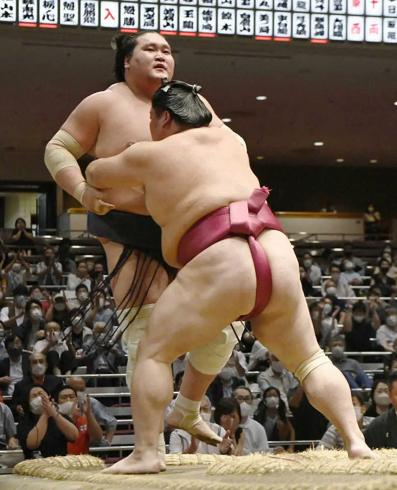【画像・写真】照ノ富士　横綱で初黒星、もろ差し許しあっさり…師匠「いつもより気合不足」