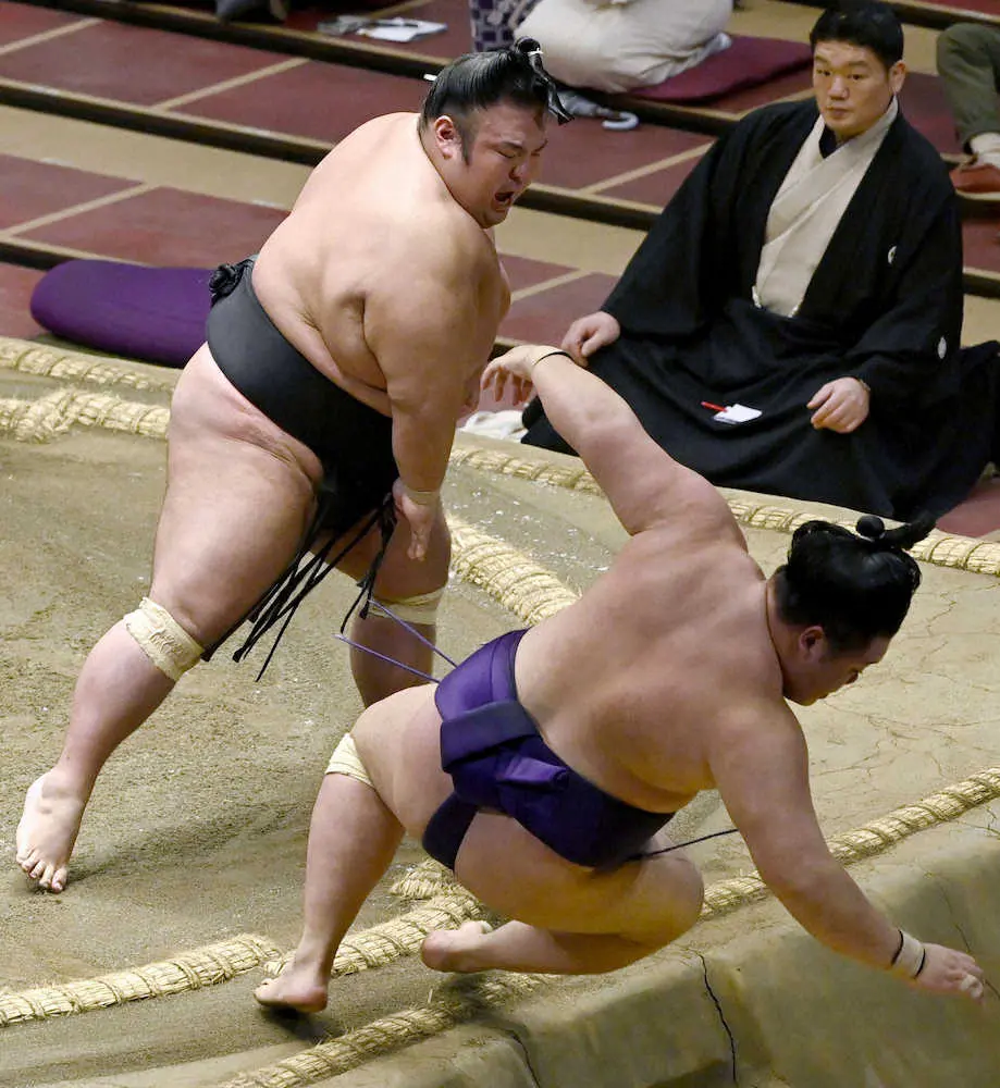 【画像・写真】貴景勝　4連勝で6勝目、カド番脱出前進　引き締め「頑張ります」