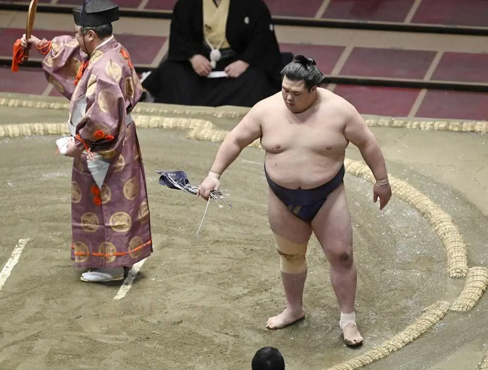 【画像・写真】阿武咲　優勝争い脱落　明生の変化に対応できず…わずか0秒2で決着