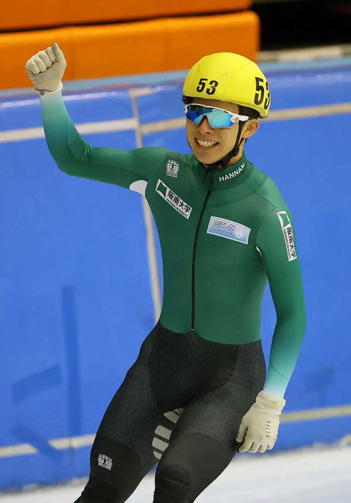 第32回全日本ショートトラックスピードスケート距離別選手権大会　男子1000メートルで優勝した宮田将吾