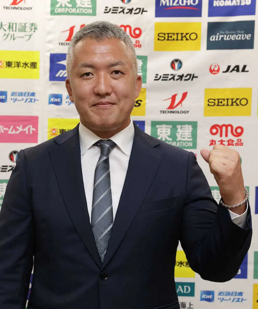 【画像・写真】柔道鈴木新監督が初陣GSパリ大会へ出発「結果を残してほしい」