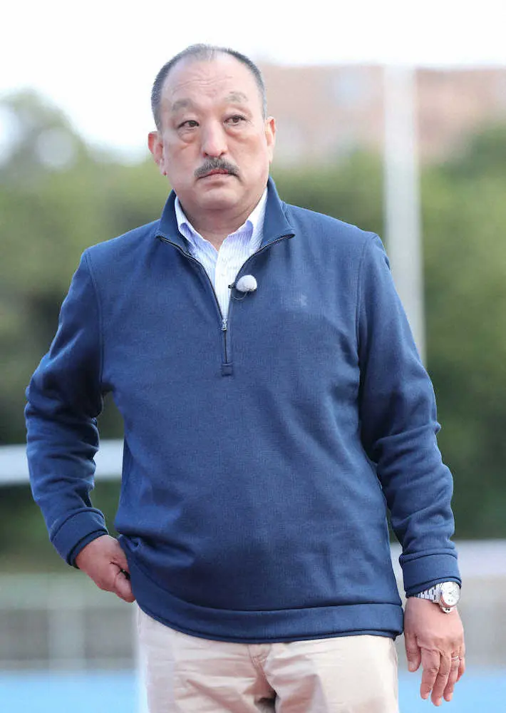 【画像・写真】＜関学大・京大＞テレビ解説で来場した関学大の鳥内秀晃前監督（撮影・成瀬　徹）　