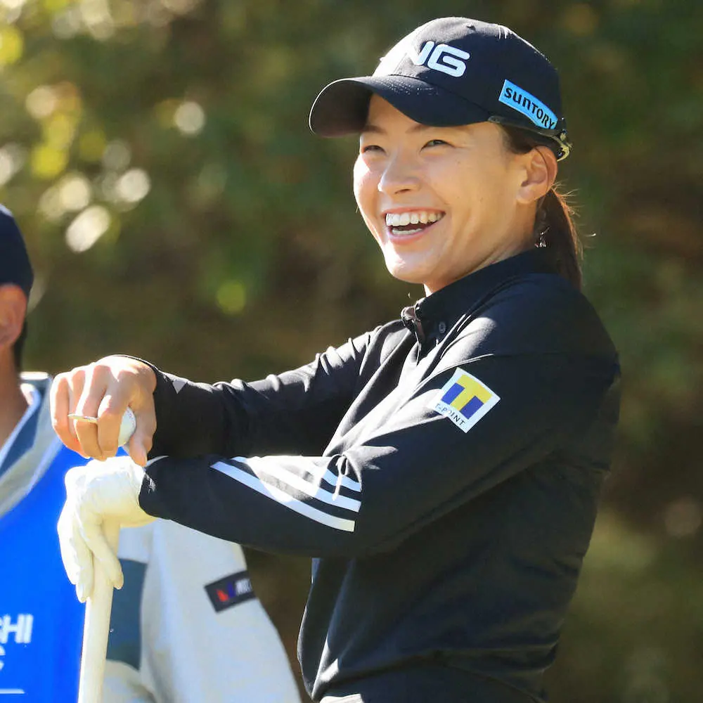 【画像・写真】渋野日向子が3位発進　もう少しでホールインワンの一打に「危なかった」　過去5度のジンクス警戒