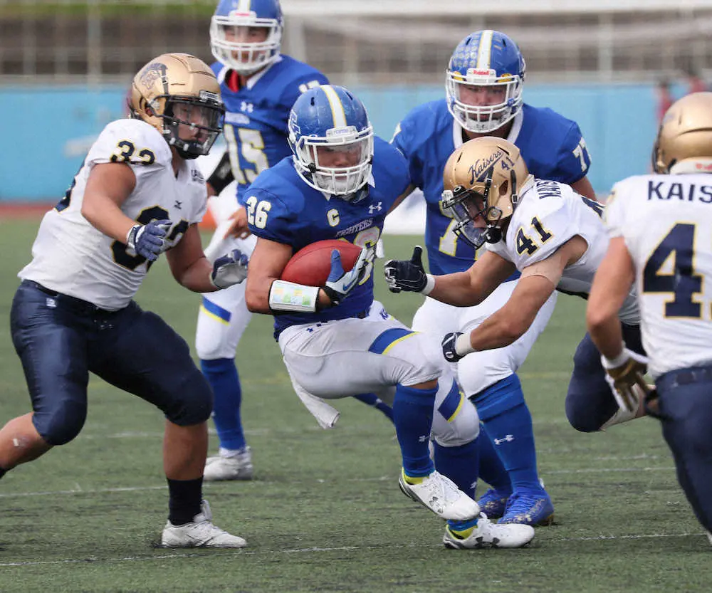 【画像・写真】＜関学大・関西大＞2Q、パスを受け突進する関学大・前田（撮影・後藤　正志）