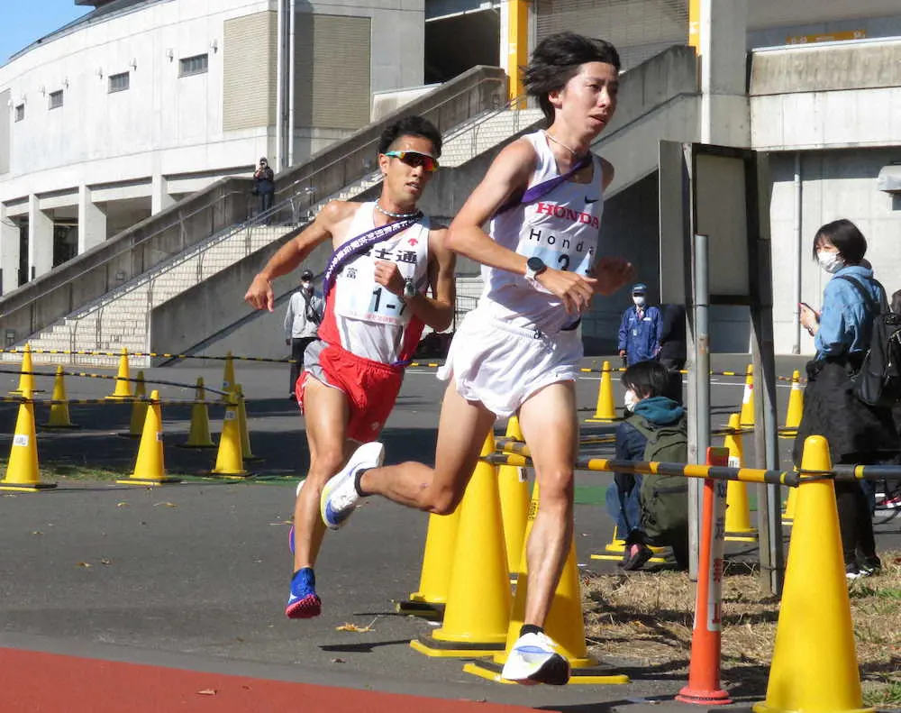 【画像・写真】富士通2年連続4度目の優勝!最終7区の横手健スパート仕掛け設楽悠太振り切る　東日本駅伝