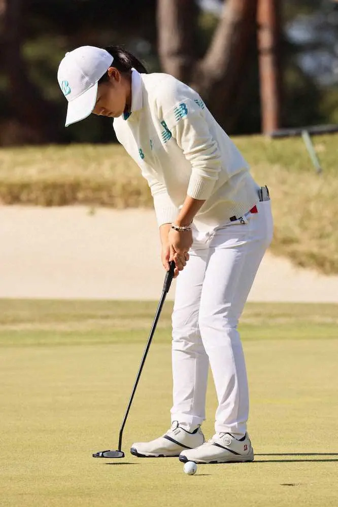 【画像・写真】佐藤心結　5バーディー68で合格圏内8位　前日53位から急浮上