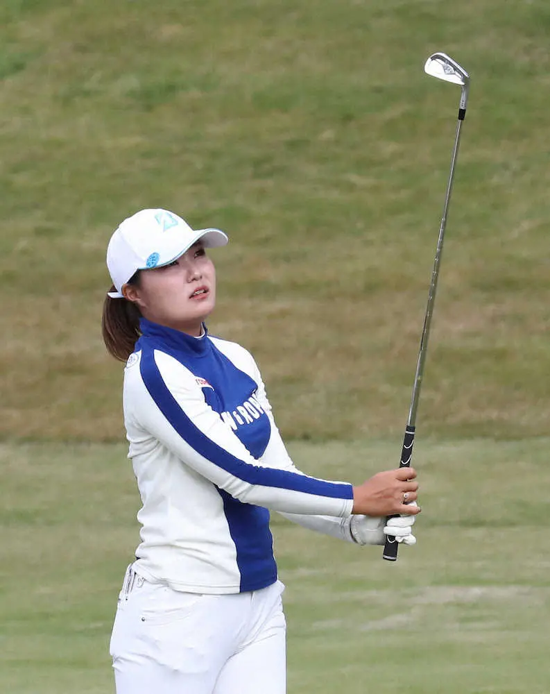 【画像・写真】高橋彩華、67で2打差3位浮上　荒れたショットをパットでカバー　初Vへ「楽しみながらゴルフを」