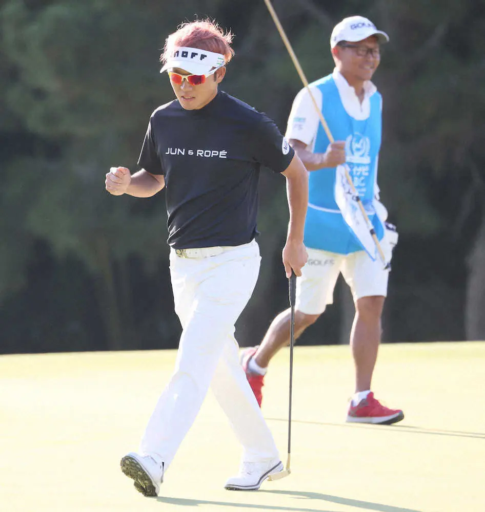 【画像・写真】浅地洋佑　17番ミラクルショットでVたぐり寄せた　2年2カ月ぶりツアー勝利に「長かった」