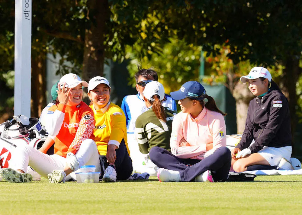 【画像・写真】賞金1位の萌寧　強風耐え2差3位スタート、腰痛残るも「痛み止め効いた」