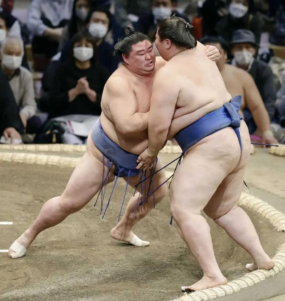 【画像・写真】正代が大関昇進後、九州で初勝利「優勝するなら地元」苦手・逸を撃破　1年前はコロナ禍で東京開催