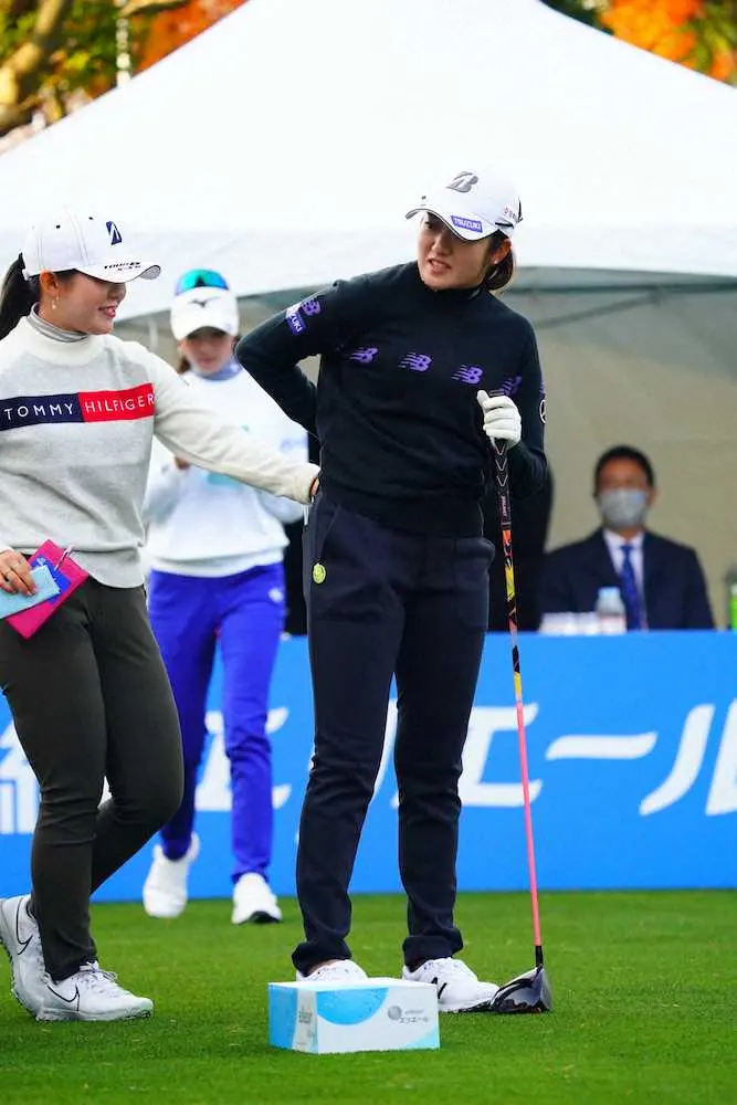 【画像・写真】賞金ランク首位・稲見萌寧は45位、同2位古江は9位で前半イン折り返す
