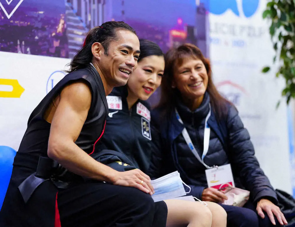 【画像・写真】村元哉中・高橋大輔組は自己ベスト75・87点で2位発進　高橋「経験値が上がってきた」
