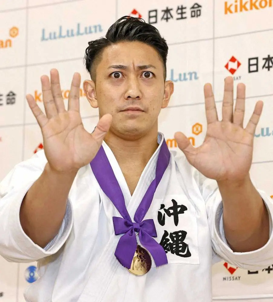 【画像・写真】喜友名　全日本選手権10連覇、史上初“3冠”達成　五輪舞台で快挙