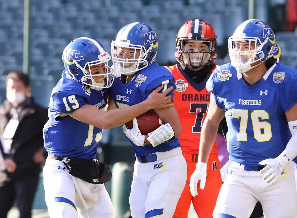 【画像・写真】関学大　2年生WR前島、QB鎌田が躍動　5連覇へ視界良好　前島「僕なりのプレーできた」