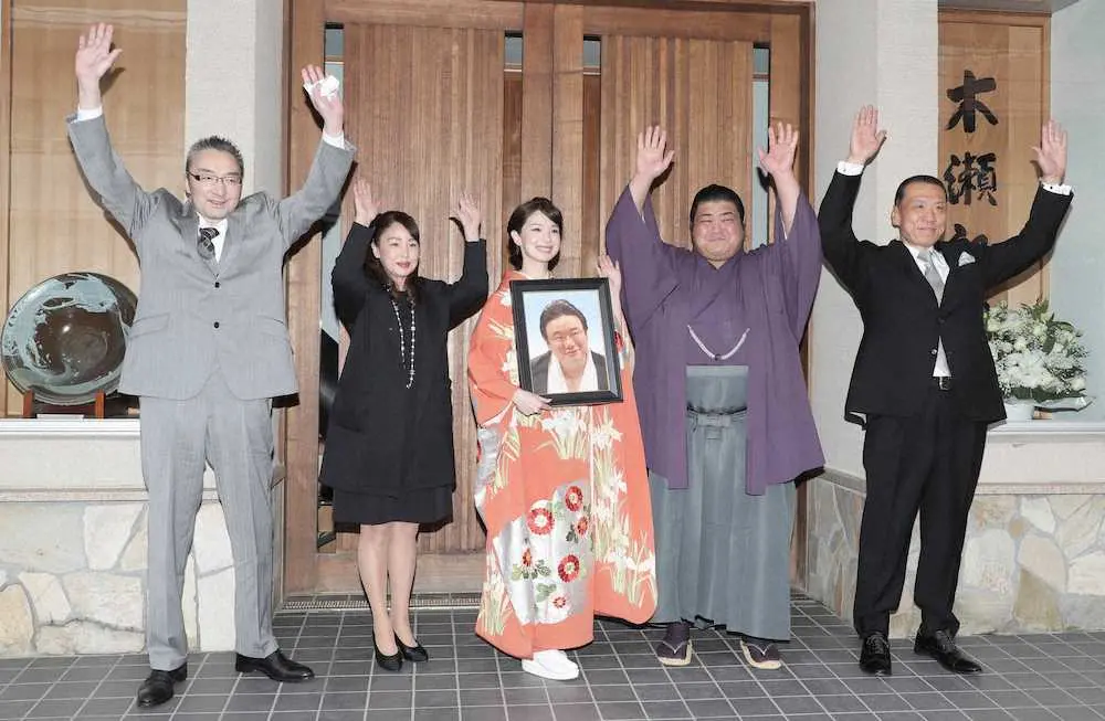 【画像・写真】志摩ノ海　先代・井筒親方の長女で元宝塚「天咲千華」と婚約