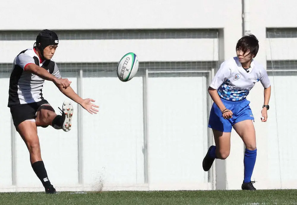 【画像・写真】高校ラグビー開幕試合で女性が初の主審　神村英理さん「101回目のオープニングに意味を感じた」