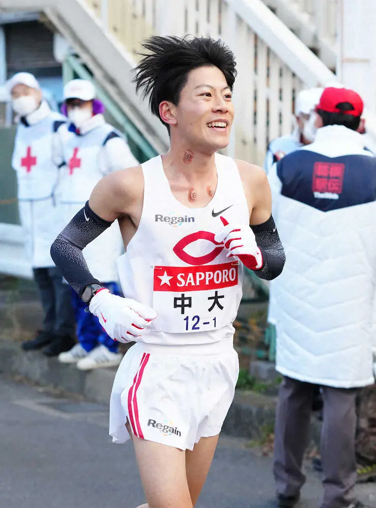 【画像・写真】【箱根駅伝】9区で区間新の青学大・中村がMVP　1区新記録の中大・吉居も「金栗四三杯」