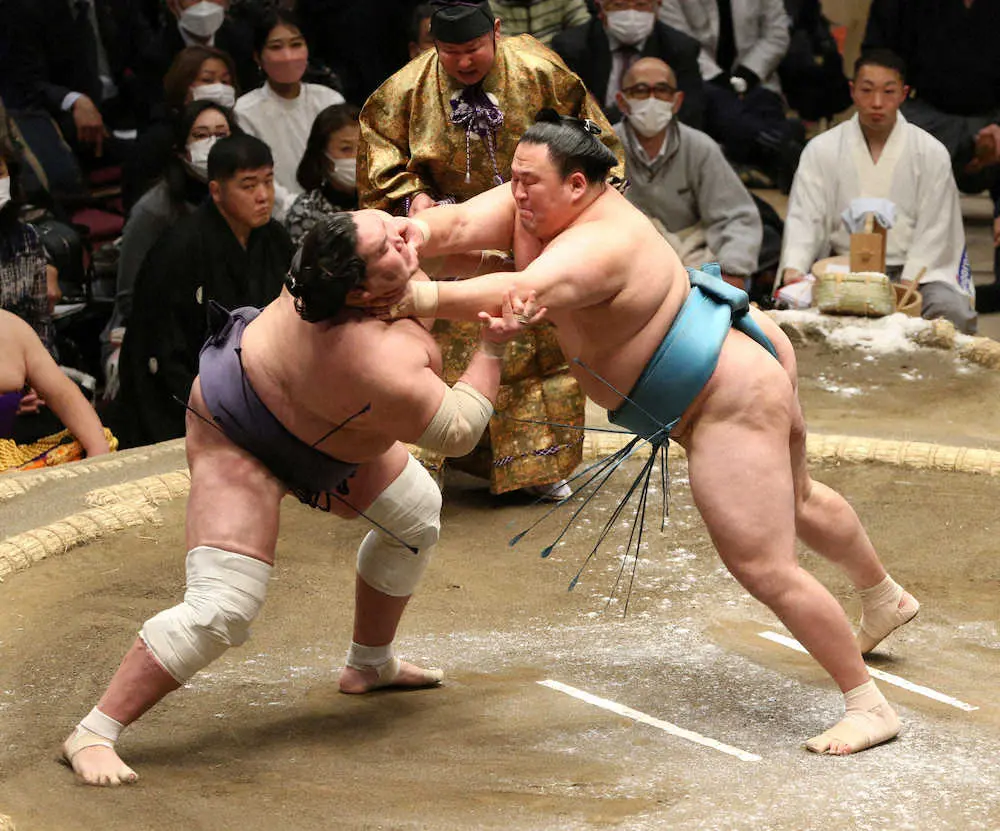【画像・写真】玉鷲が照ノ富士の全勝止めた！昭和以降6位の高齢金星　37歳1カ月、破壊力は健在