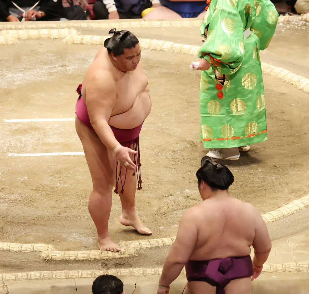 【画像・写真】御嶽海6戦全勝　大関昇進へ電車道、一気に遠藤圧倒　状態は「ムチャクチャいい」