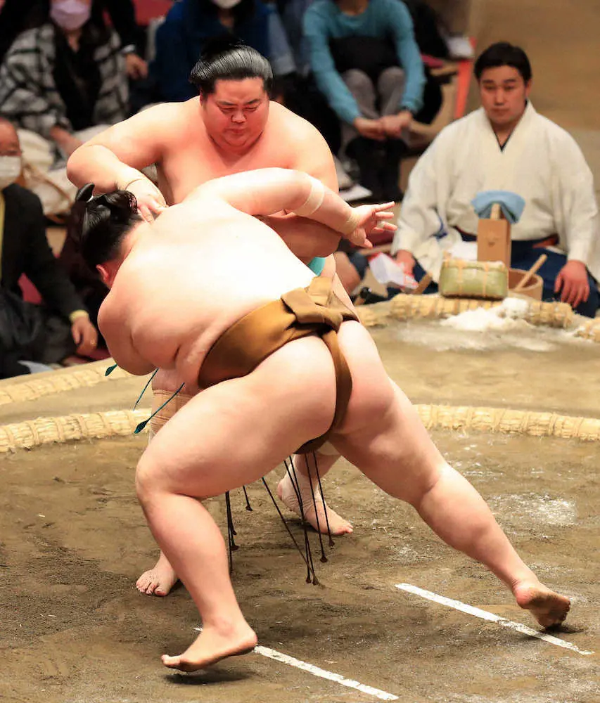 【画像・写真】“3世代ライバル対決”は琴桜の孫・琴ノ若に軍配　大鵬の孫・王鵬を撃破
