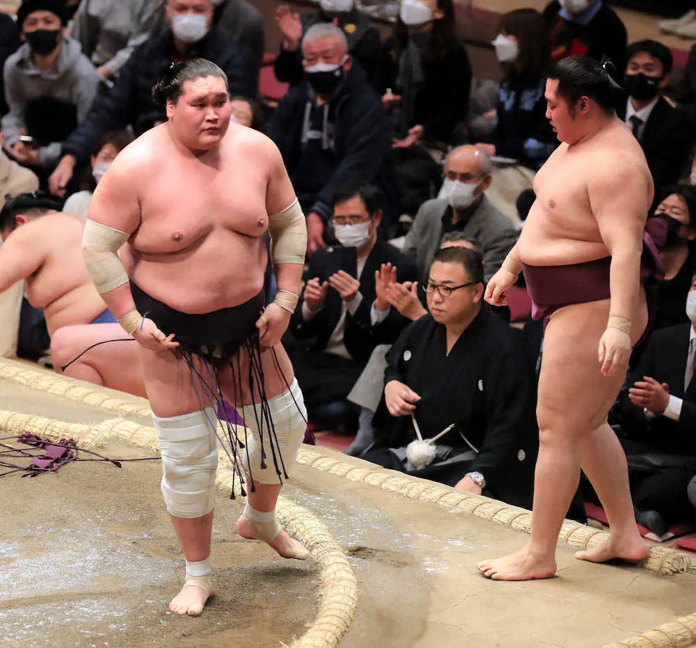 【画像・写真】照ノ富士　1敗キープ、遠藤を寄り切り　金星配給の影響なし「冷静に取れた」