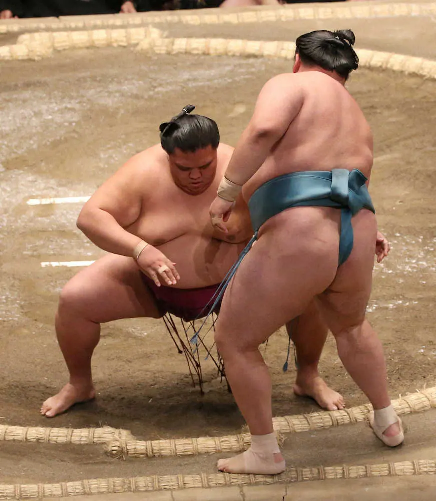 【画像・写真】御嶽海　初日から7連勝、単独トップ「体がしっかり動いて反応も良かった」
