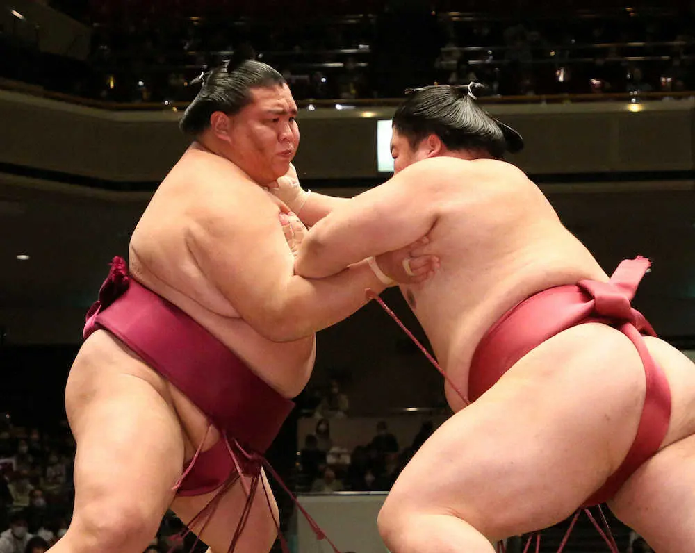 【画像・写真】御嶽海「我慢、我慢」で全勝ターン　「気分は最高」大関獲りへまた前進