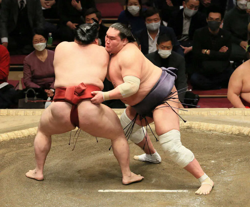 【画像・写真】照　連敗回避し2敗死守　3場所連続優勝へ御嶽海とトップ並走