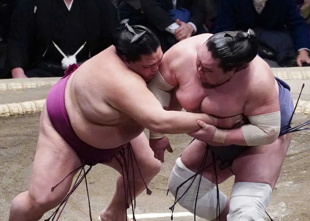【画像・写真】【玉ノ井親方　視点】相手をよく見て考えた御嶽海　照ノ富士は足が万全だったら…