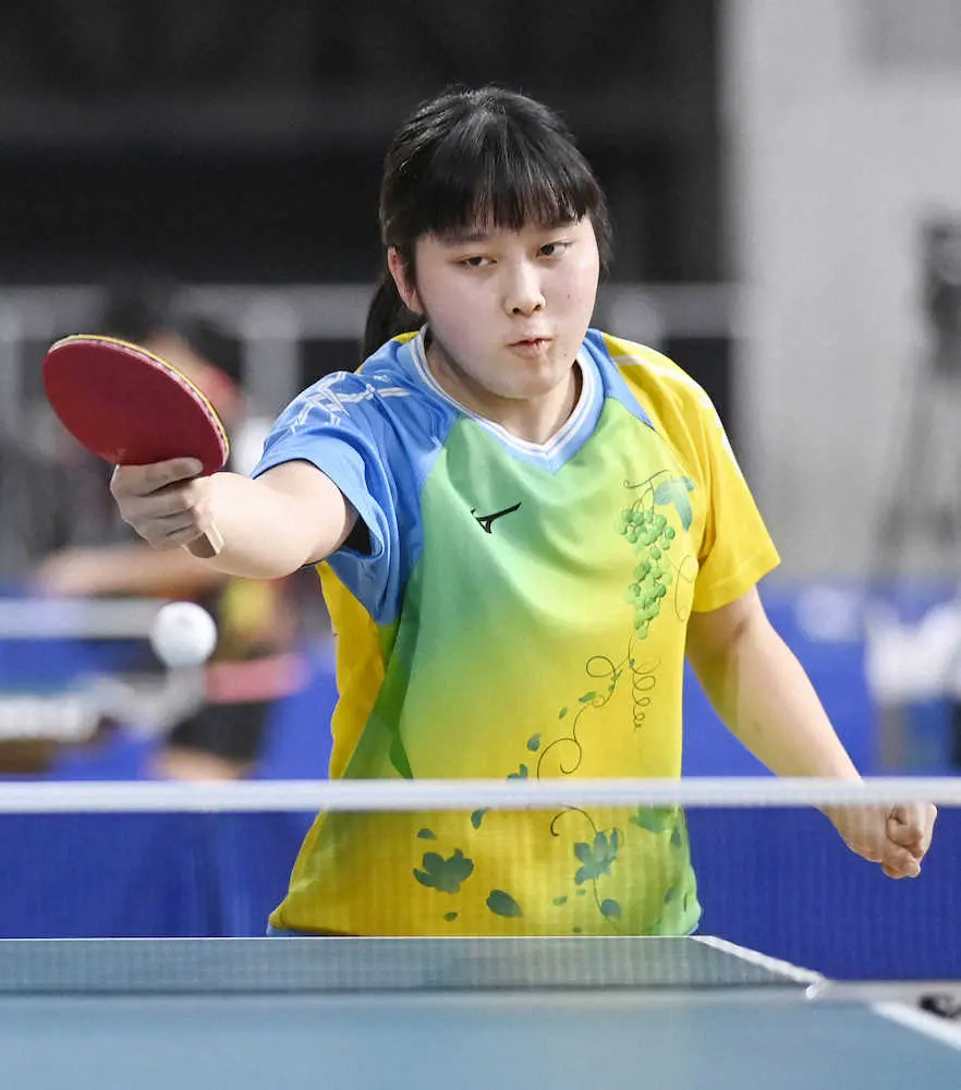 卓球全日本選手権ジュニアの部女子シングルスで1回戦を突破した平野亜子